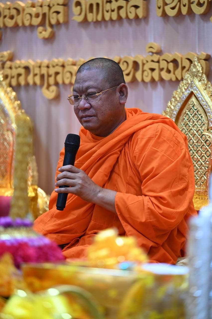 ក្រសួងសុខាភិបាល រៀបចំពិធីសូត្រមន្តប្រោះព្រំ ប្រសិទ្ធពរជ័យ សិរីមង្គល ក្នុងឱកាសបុណ្យចូលឆ្នាំថ្មីប្រពៃណីជាតិខ្មែរ - Image 6