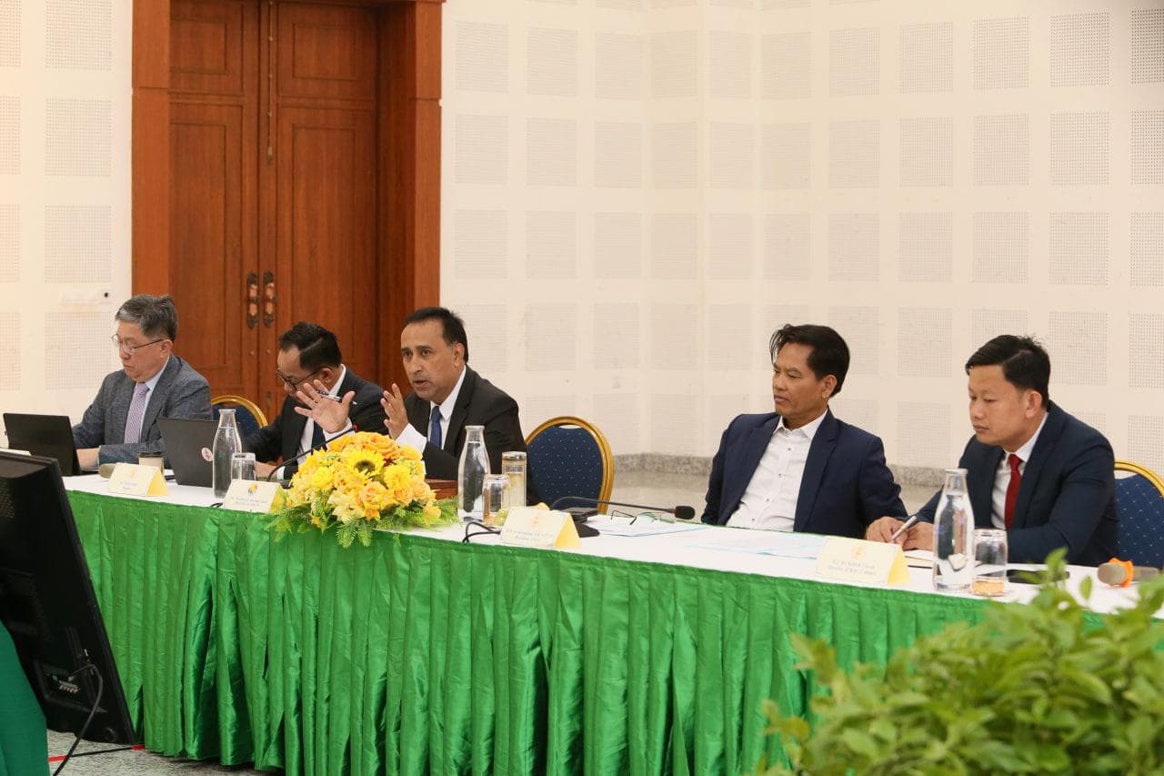 ប្រធានរាជបណ្ឌិត្យសភាកម្ពុជា បើកដំណើរការផ្លូវការ «គម្រោងកសាងសាលារៀនទឹកភ្លៀងប្រកបដោយភាពធន់នឹងអាកាសធាតុ នៅតំបន់ទន្លេមេគង្គ» - Image 4