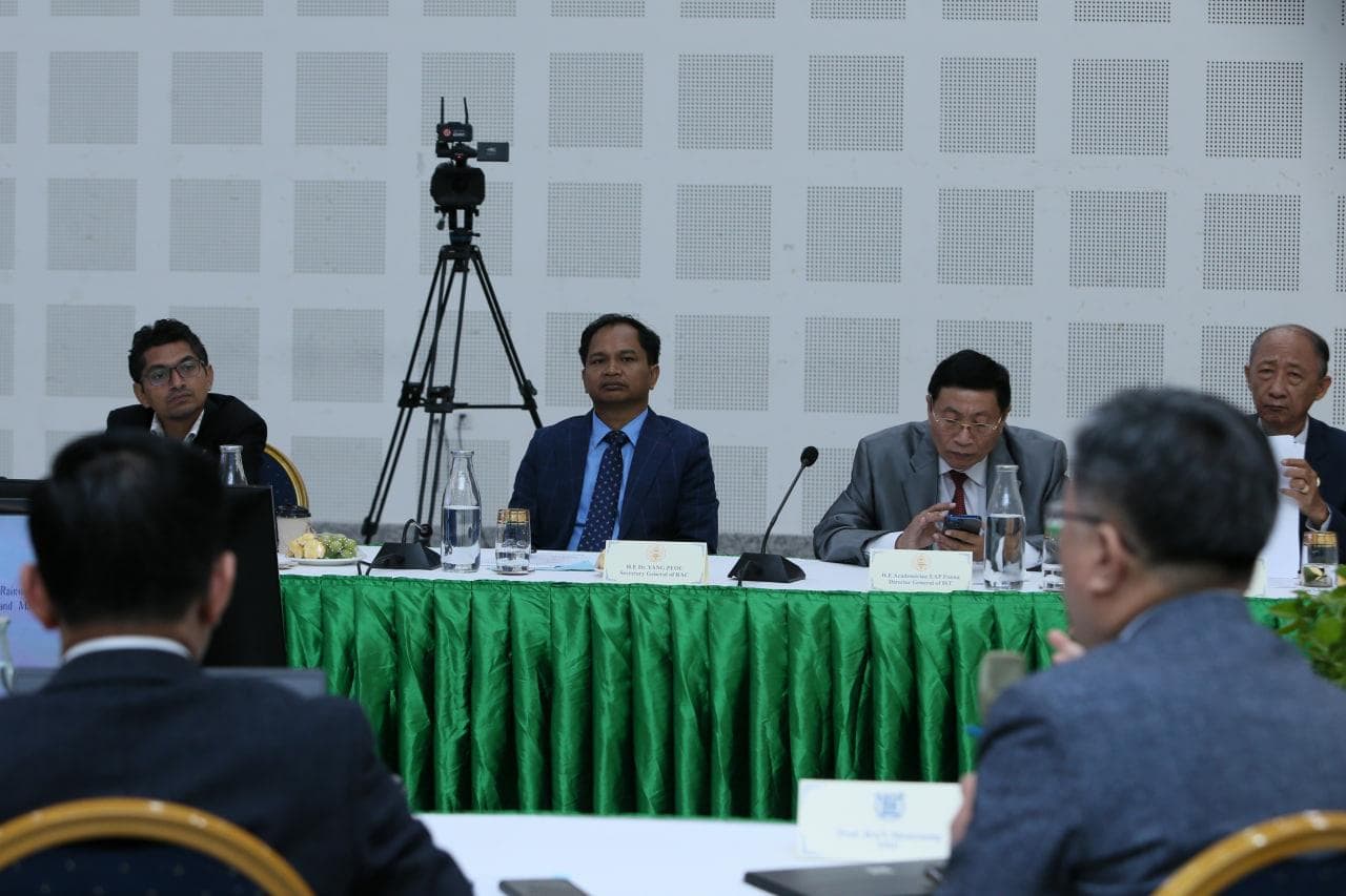 ប្រធានរាជបណ្ឌិត្យសភាកម្ពុជា បើកដំណើរការផ្លូវការ «គម្រោងកសាងសាលារៀនទឹកភ្លៀងប្រកបដោយភាពធន់នឹងអាកាសធាតុ នៅតំបន់ទន្លេមេគង្គ» - Image 9