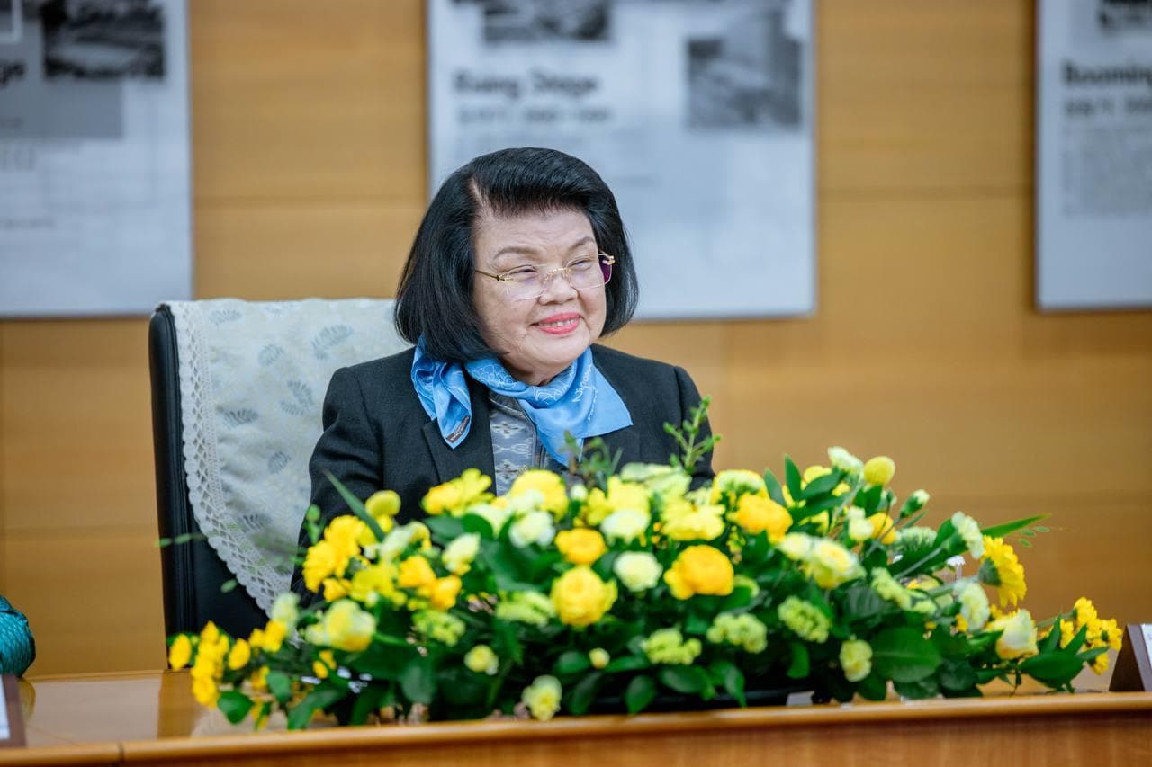 សម្តេចប្រធានរដ្ឋសភា ទស្សនកិច្ចសាកលវិទ្យាល័យហាន់យ៉ាងសាយប៊ឺ ក្នុងទីក្រុងសេអ៊ូល ដើម្បីជំរុញការគំាទ្រពង្រឹងសមត្ថភាពតំណាងរាស្រ្ត និងការបណ្តុះបណ្តាលបច្ចេកវិទ្យាឌីជីថល ជូនមន្រ្តីរដ្ឋសភា - Image 3